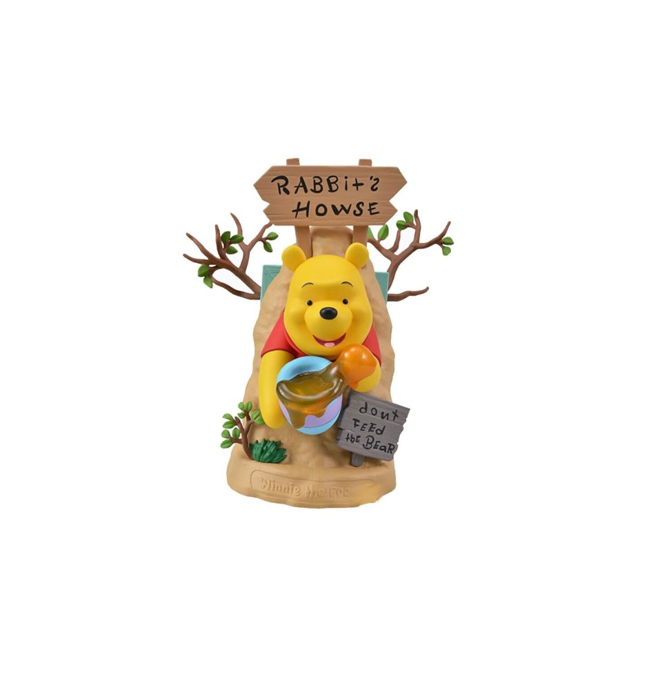 Figurine Disney - Winnie The Pooh In The Rabbit House 18cm