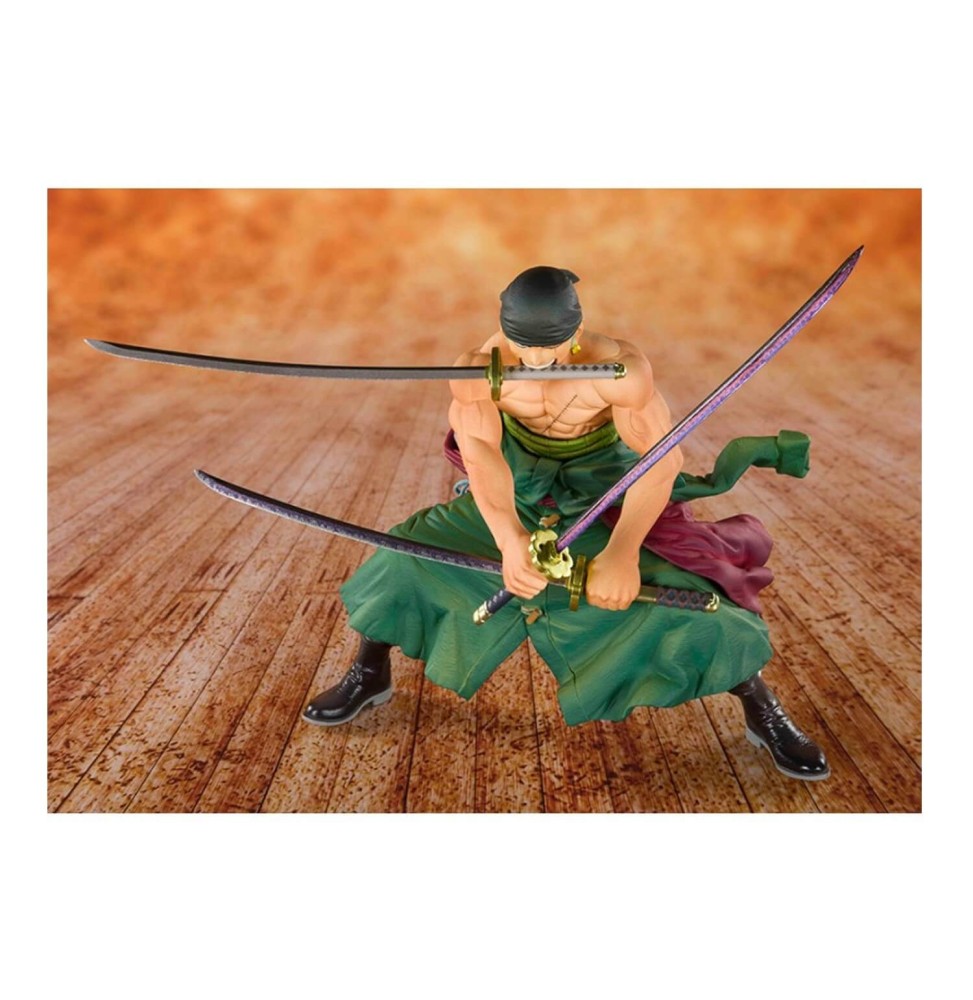 Figurine One Piece - Zoro Pirate Hunter 11cm